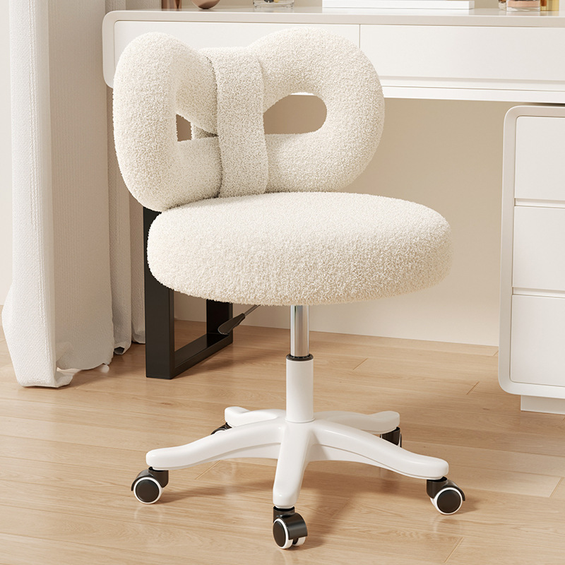 Furniture Lighting & Decor Magazine - Nouvelle chaise de coiffeuse pour femme